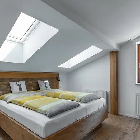 达奇斯坦糟贝尔公寓 公寓 *